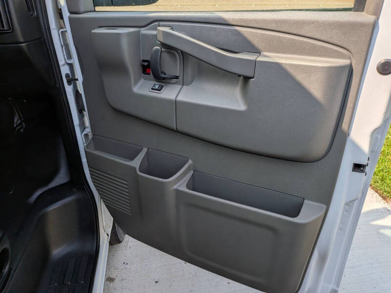 2023 Chevrolet Express 2500