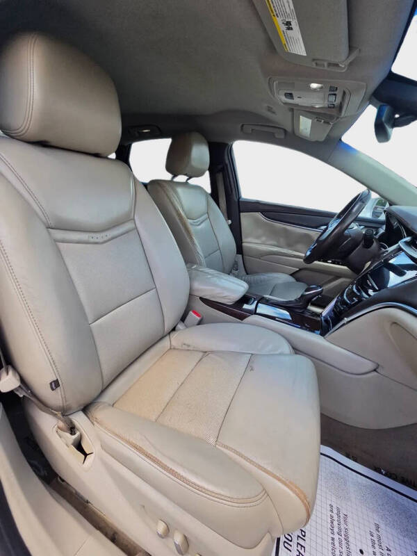 2016 Cadillac XTS Standard