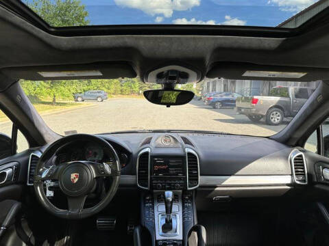 2013 Porsche Cayenne GTS
