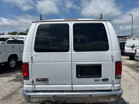 2014 Ford E-Series E-350 SD XLT