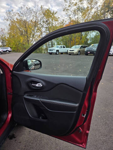 2016 Jeep Cherokee Sport