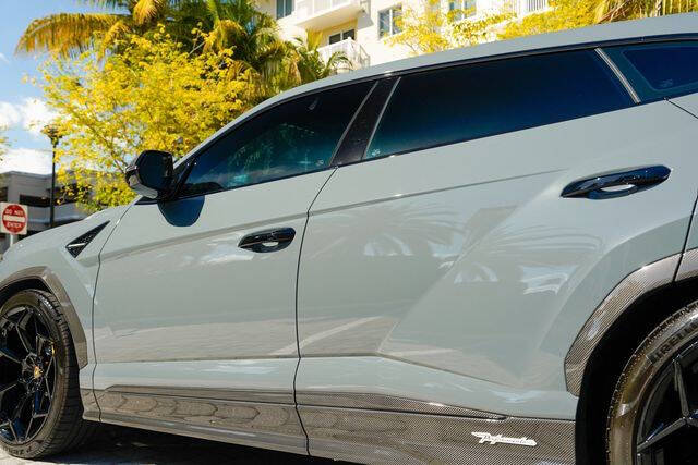 2023 Lamborghini Urus Performante