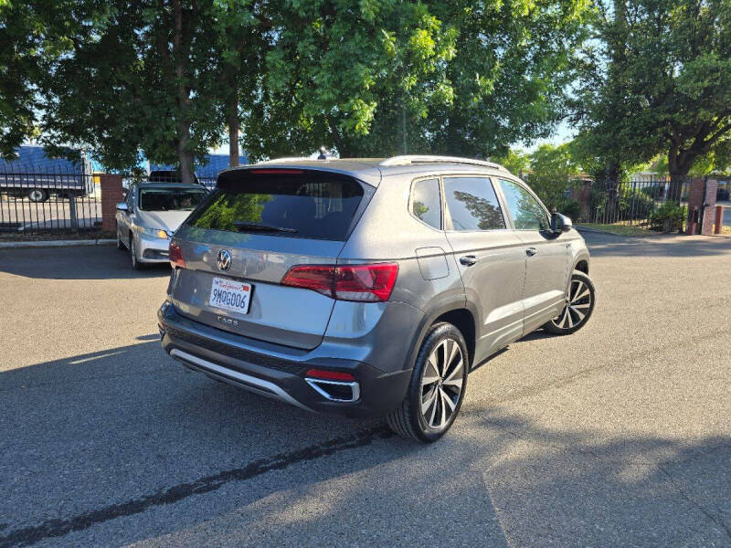 2024 Volkswagen Taos SE