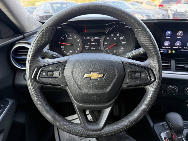 2025 Chevrolet Trax LS