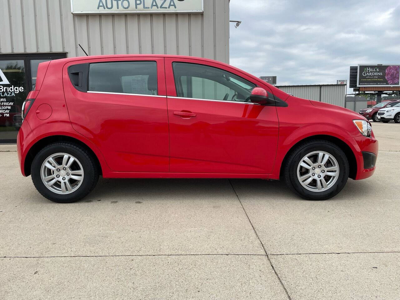 2015 Chevrolet Sonic LT photo 21