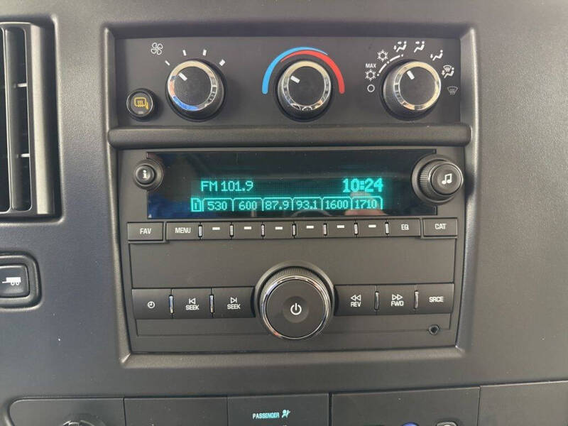 2025 Chevrolet Express 2500