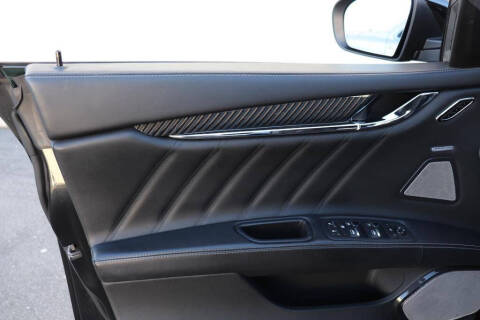 2022 Maserati Quattroporte Modena