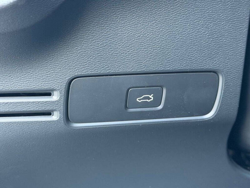 2026 Volvo XC40 B5 Core