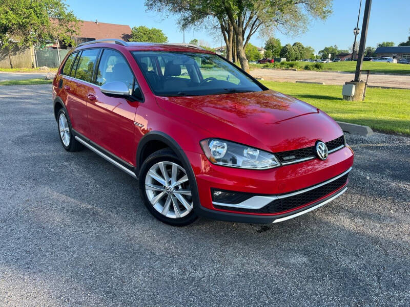 2017 Volkswagen Golf Alltrack for sale at Denali Motors in Addison IL