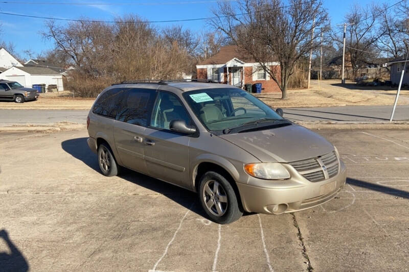 2005 Dodge Grand Caravan for sale at BUZZZ MOTORS in Moore OK