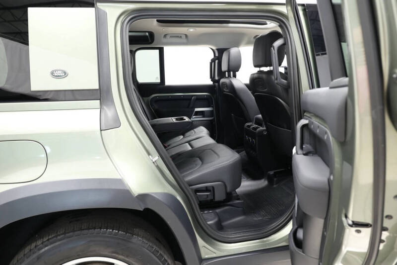 2022 Land Rover Defender 110 SE