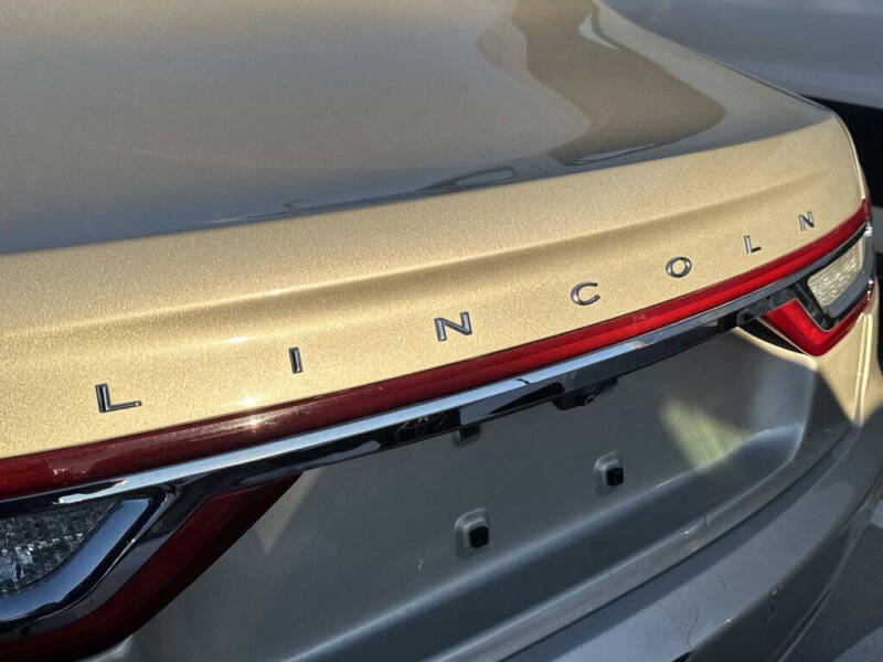 2017 Lincoln Continental Select