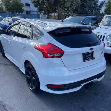 2017 Ford Focus ST