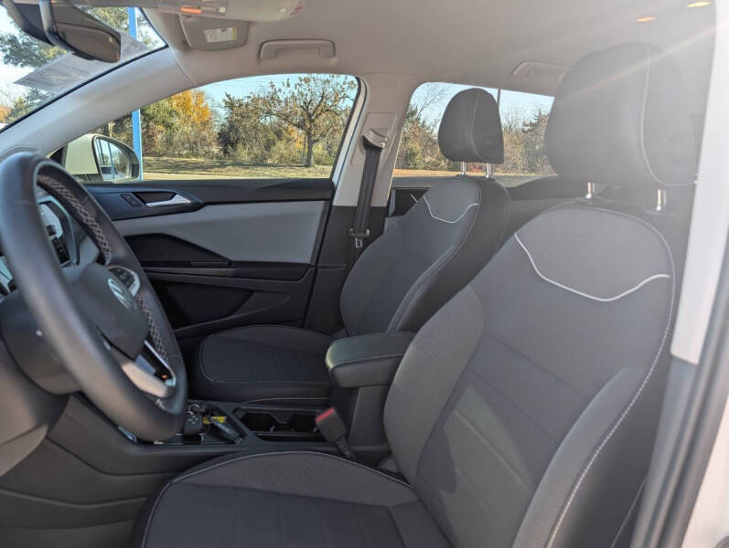 2023 Volkswagen Taos SE