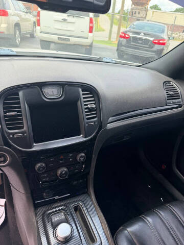 2018 Chrysler 300 S