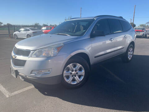 2011 Chevrolet Traverse for sale at GREAT CHOICE AUTO SALES LLP in Albuquerque NM