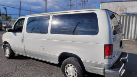 2000 Ford E-150 Chateau