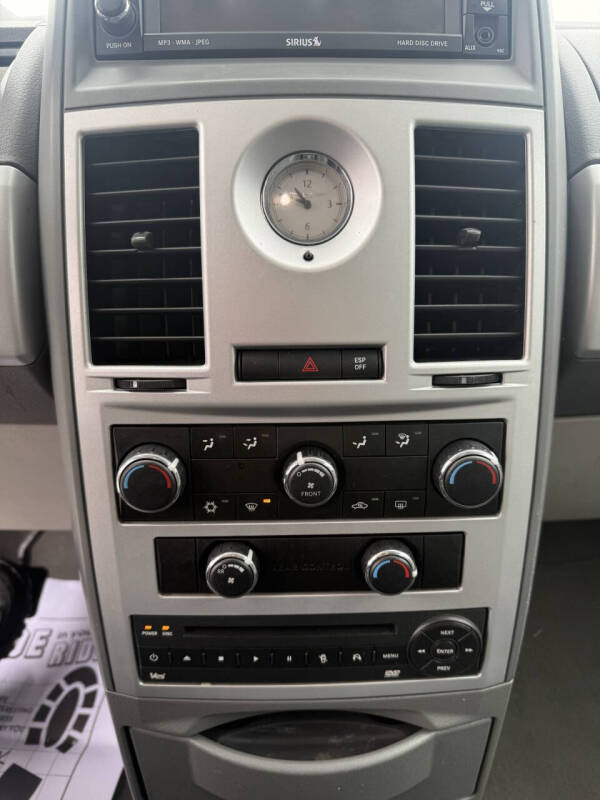 2010 Chrysler Town and Country Touring