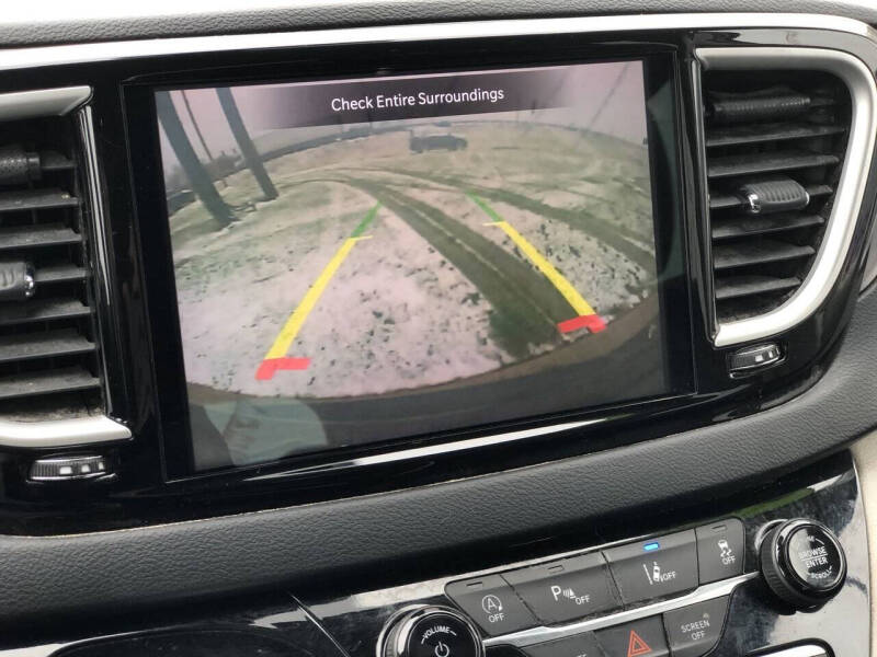 2022 Chrysler Pacifica Touring L