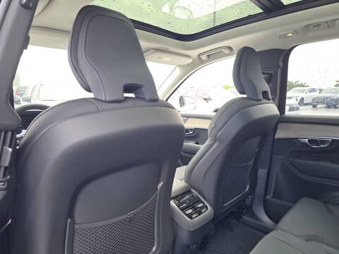 2025 Volvo XC90 B6 Core Bright Theme