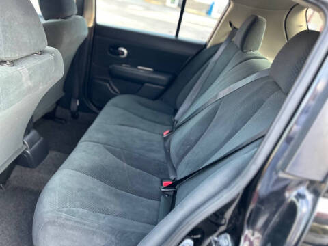 2011 Nissan Versa 1.8 S