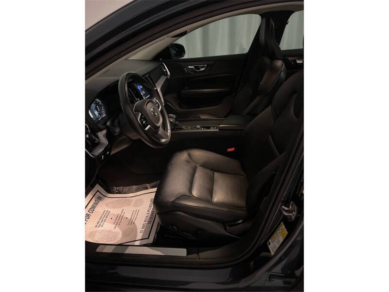 2020 Volvo S60 T5 Momentum