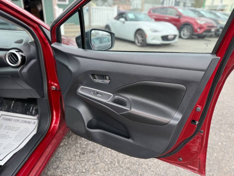 2024 Nissan Versa SR