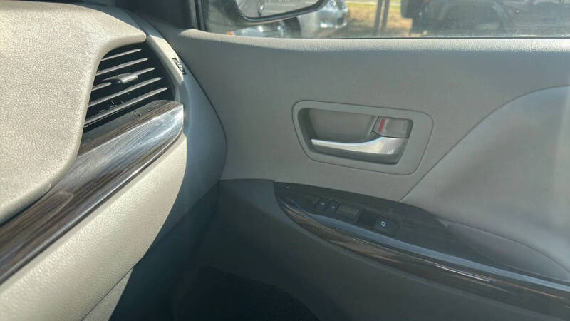 2015 Toyota Sienna
