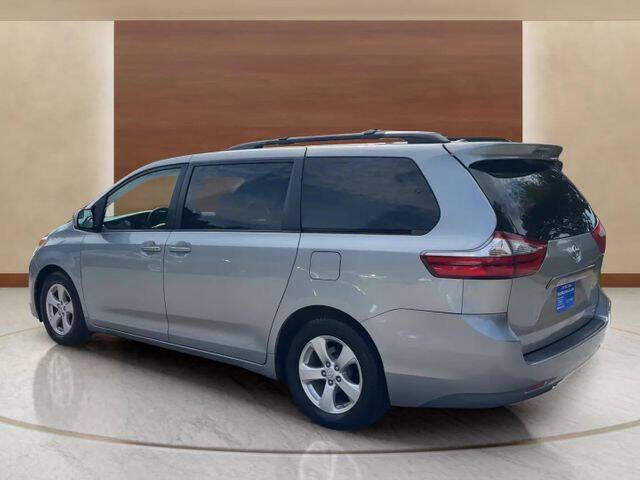2015 Toyota Sienna LE 8-Passenger