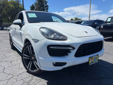 2013 Porsche Cayenne GTS