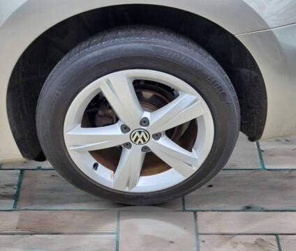 2012 Volkswagen Passat SE PZEV