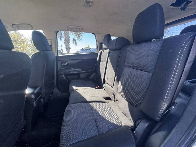 2017 Mitsubishi Outlander ES