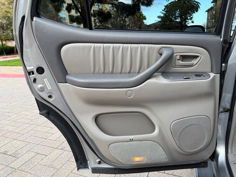 2004 Toyota Sequoia Limited