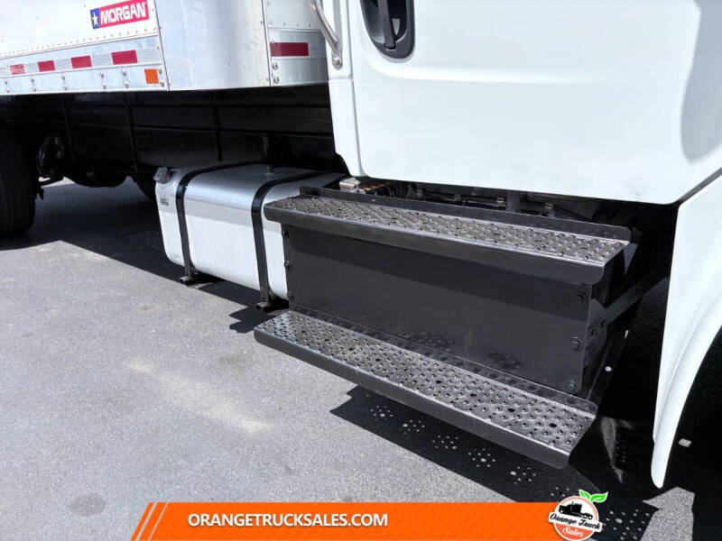 2019 Freightliner M2 106