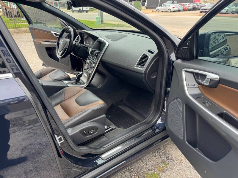 2016 Volvo XC60 T6 Drive-E Platinum