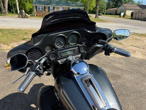 2009 Harley-Davidson FLHTCU -