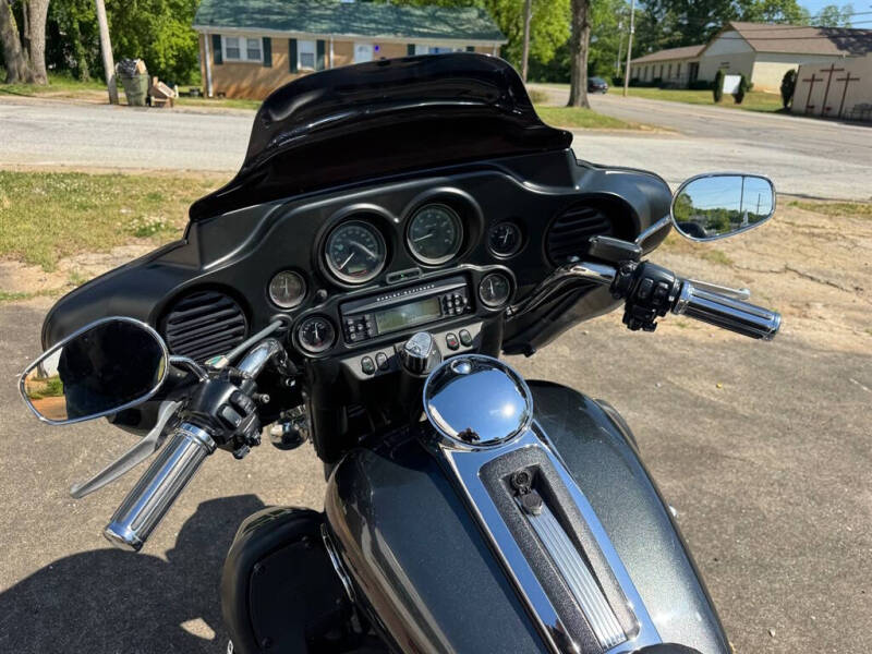 2009 Harley-Davidson FLHTCU -