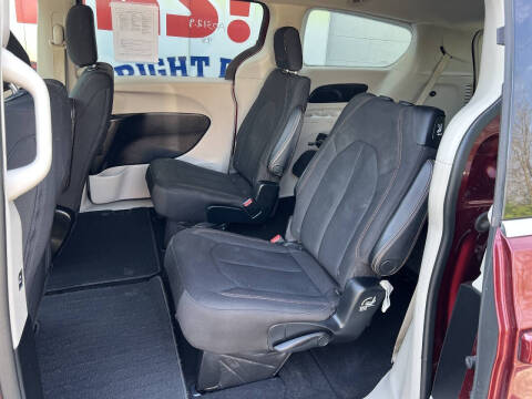 2017 Chrysler Pacifica Touring