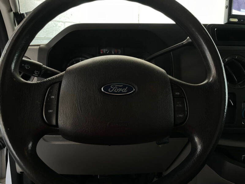 2013 Ford E-Series E-450 SD