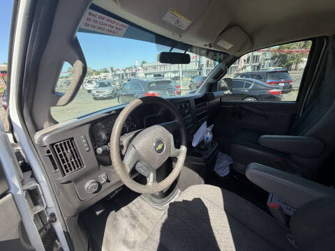 2021 Chevrolet Express 2500
