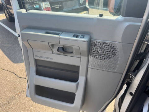 2012 Ford E-Series E-350 SD XLT