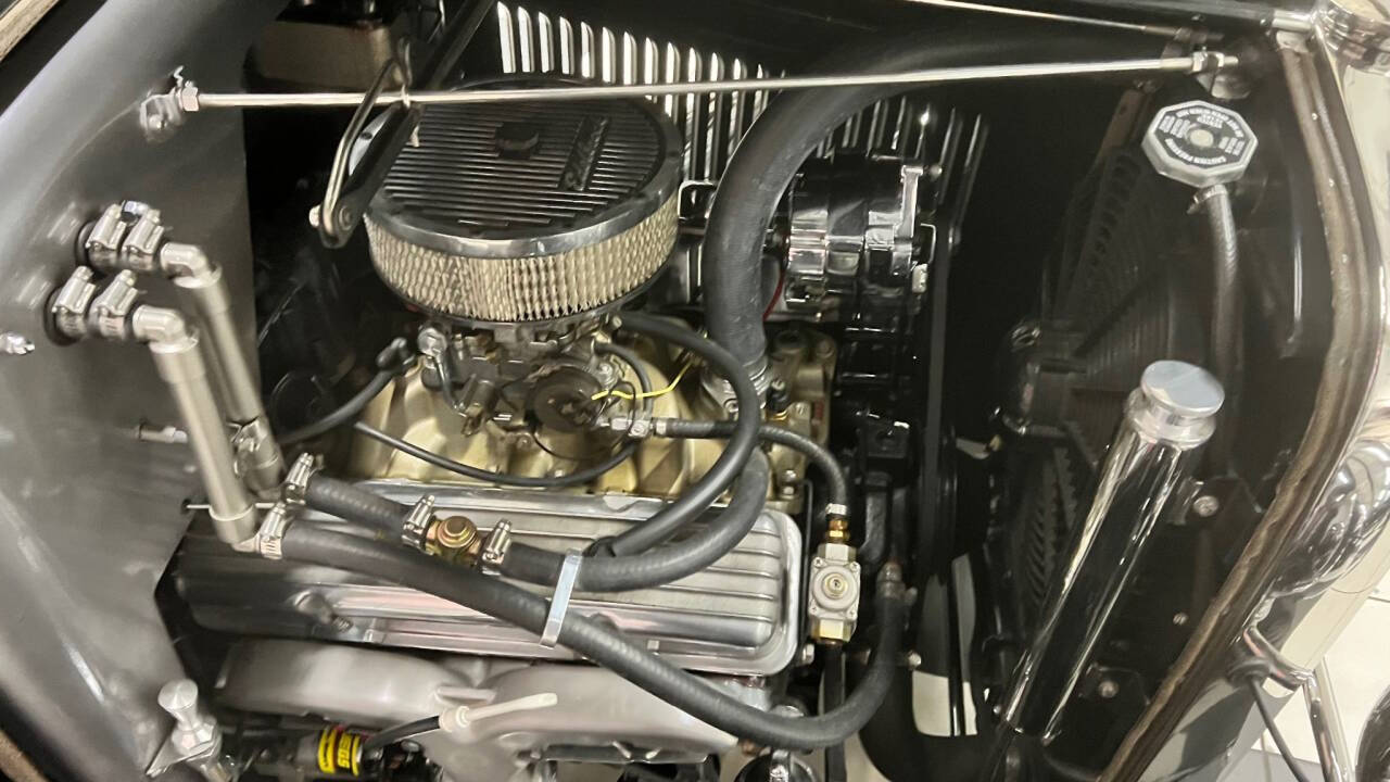 1930 Ford Model A 12