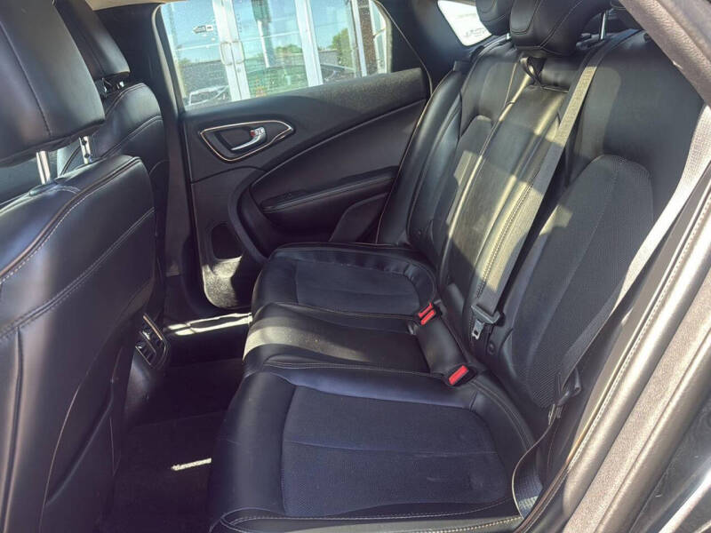2015 Chrysler 200 C