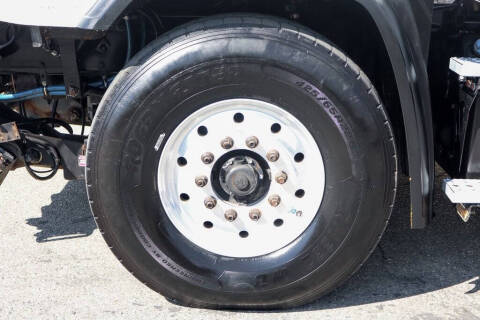 2016 Freightliner 114 SD