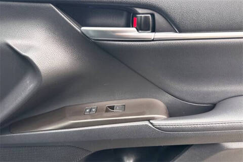 2021 Toyota Camry Hybrid XLE