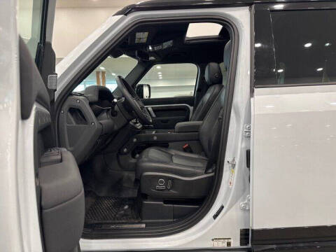 2023 Land Rover Defender 130 X-Dynamic SE