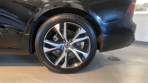 2024 Volvo S60 B5 Core Dark Theme