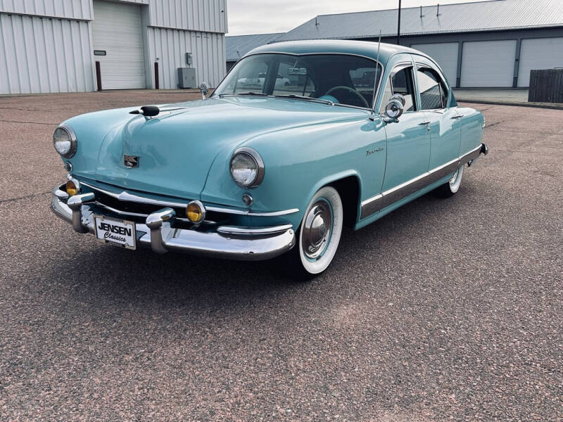 1952 Kaiser TRAVLER