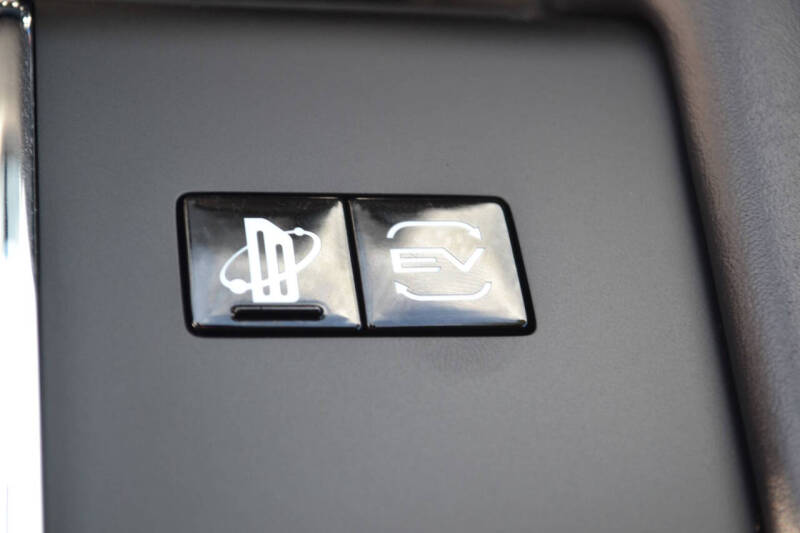 2023 Mitsubishi Outlander PHEV SE