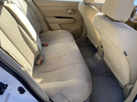 2012 Nissan Versa 1.8 SL